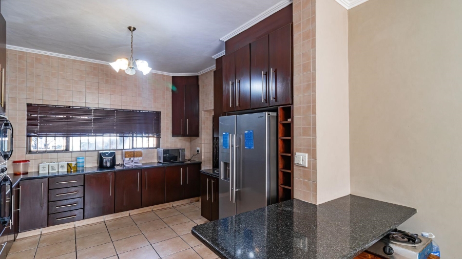 4 Bedroom Property for Sale in Amberfield Gauteng