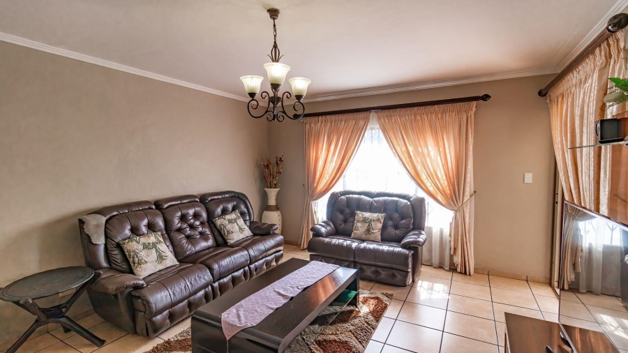 4 Bedroom Property for Sale in Amberfield Gauteng