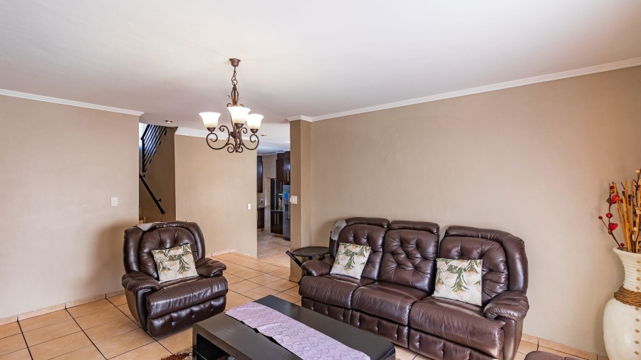 4 Bedroom Property for Sale in Amberfield Gauteng