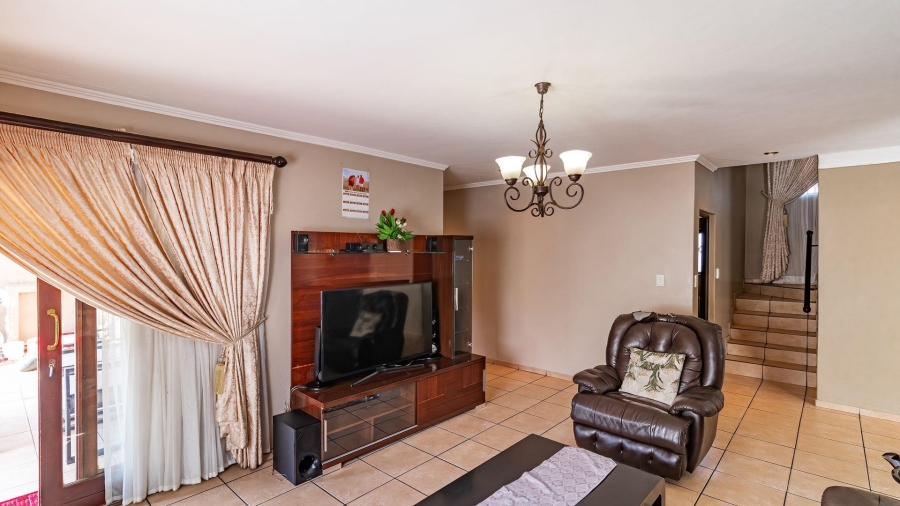 4 Bedroom Property for Sale in Amberfield Gauteng