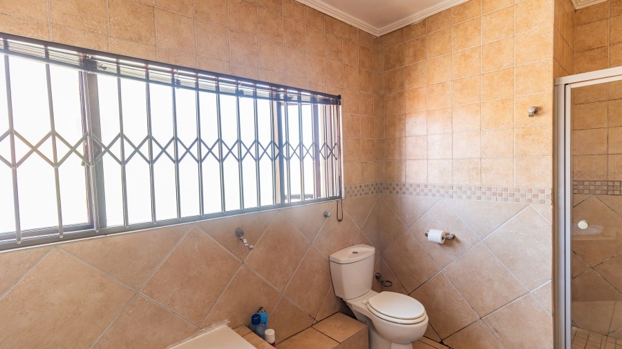 4 Bedroom Property for Sale in Amberfield Gauteng