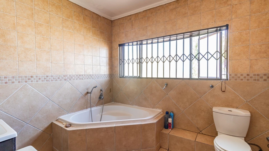 4 Bedroom Property for Sale in Amberfield Gauteng