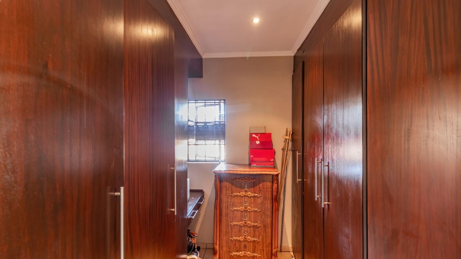 4 Bedroom Property for Sale in Amberfield Gauteng