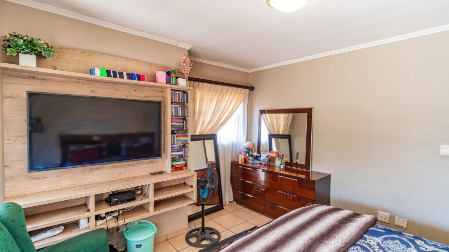 4 Bedroom Property for Sale in Amberfield Gauteng