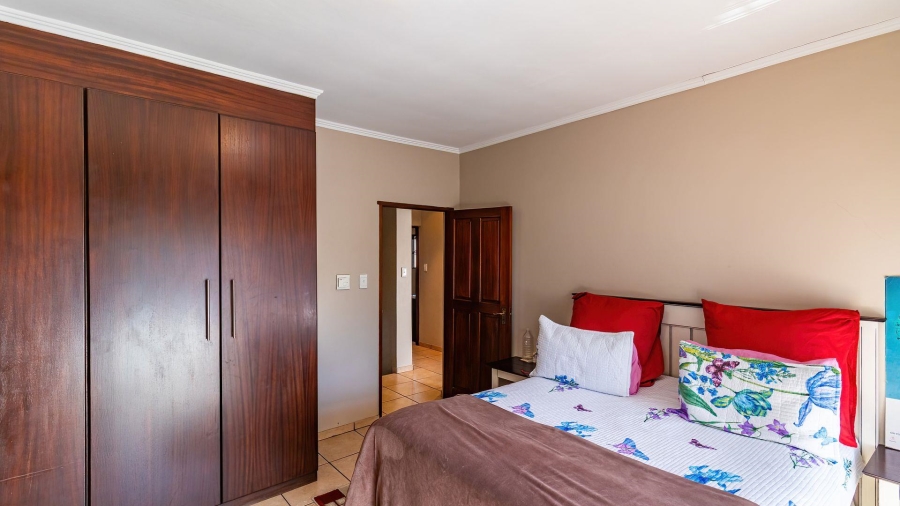 4 Bedroom Property for Sale in Amberfield Gauteng