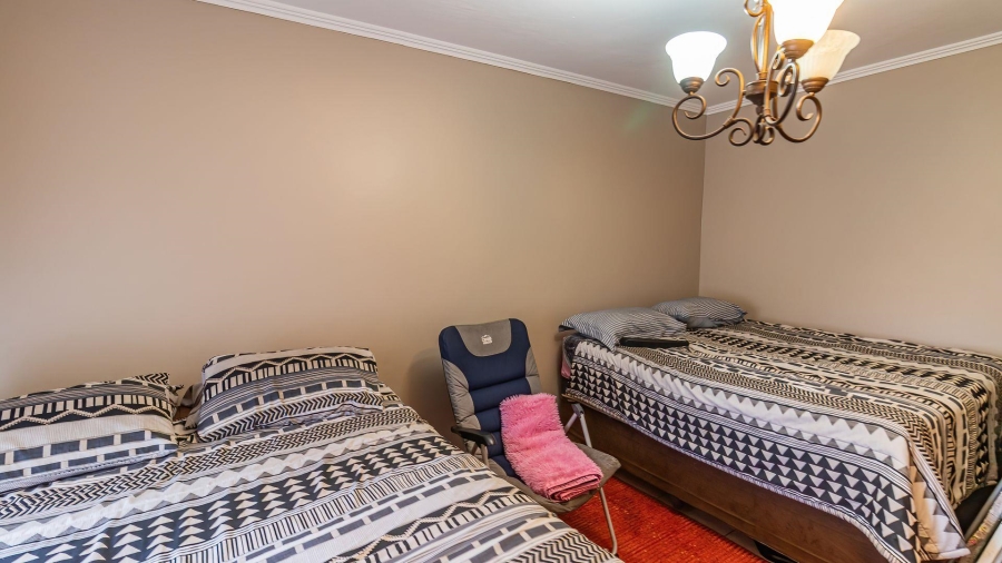 4 Bedroom Property for Sale in Amberfield Gauteng