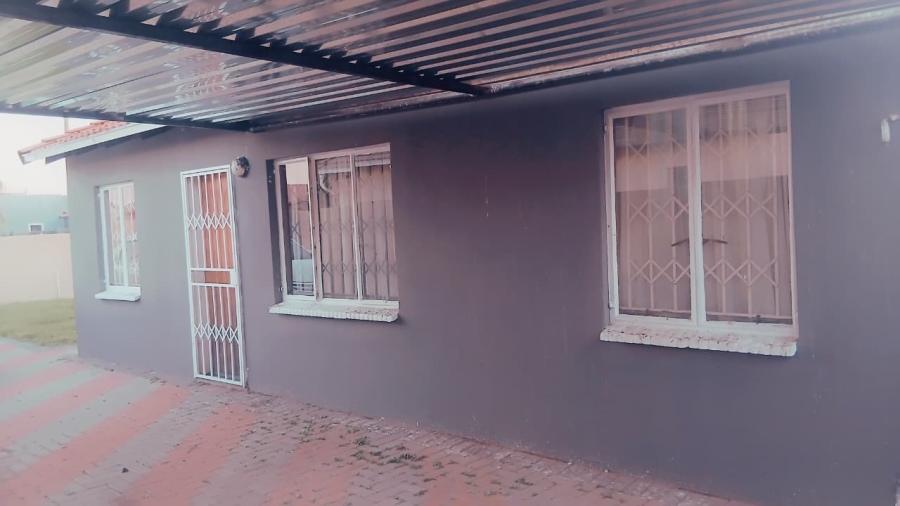 3 Bedroom Property for Sale in Windmill Park Gauteng