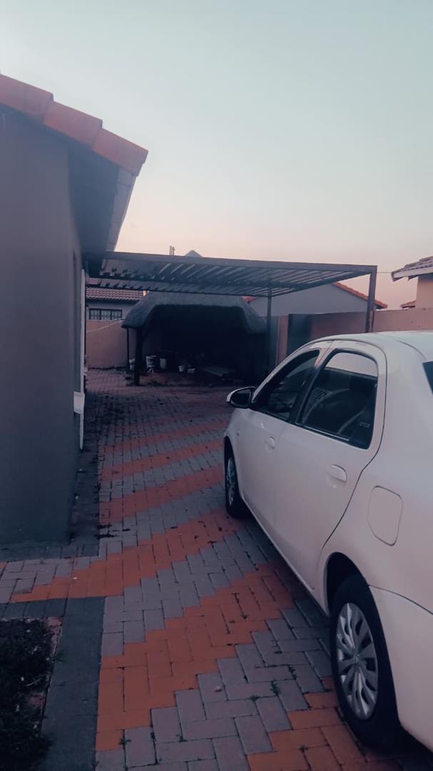 3 Bedroom Property for Sale in Windmill Park Gauteng