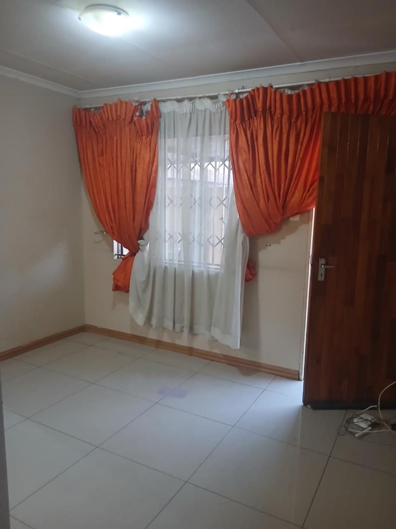 3 Bedroom Property for Sale in Windmill Park Gauteng