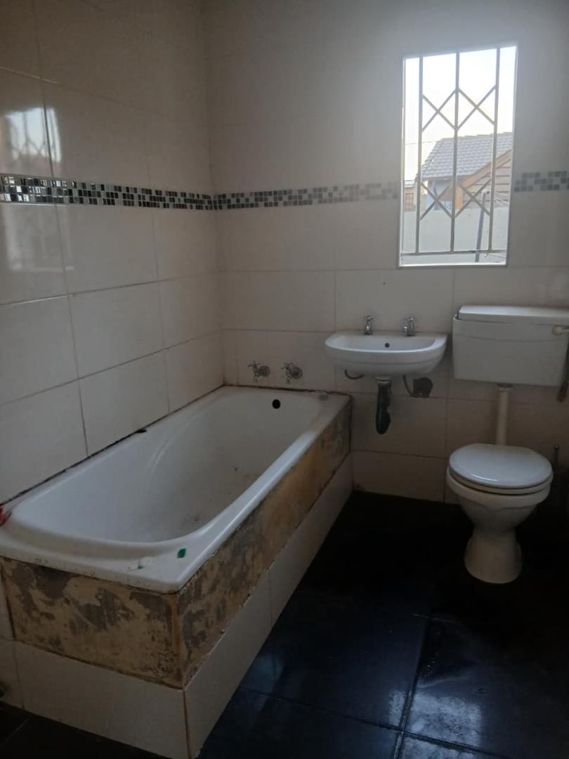 3 Bedroom Property for Sale in Windmill Park Gauteng