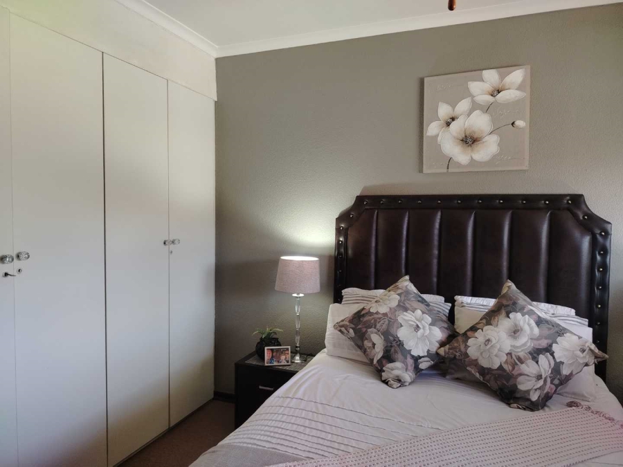 2 Bedroom Property for Sale in Birchleigh Gauteng
