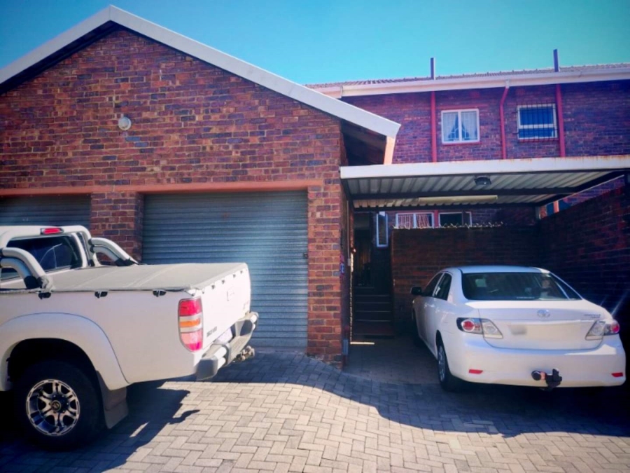 2 Bedroom Property for Sale in Birchleigh Gauteng