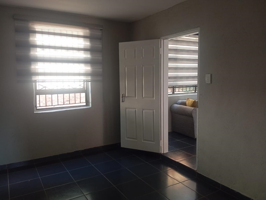 To Let 1 Bedroom Property for Rent in Kensington Gauteng