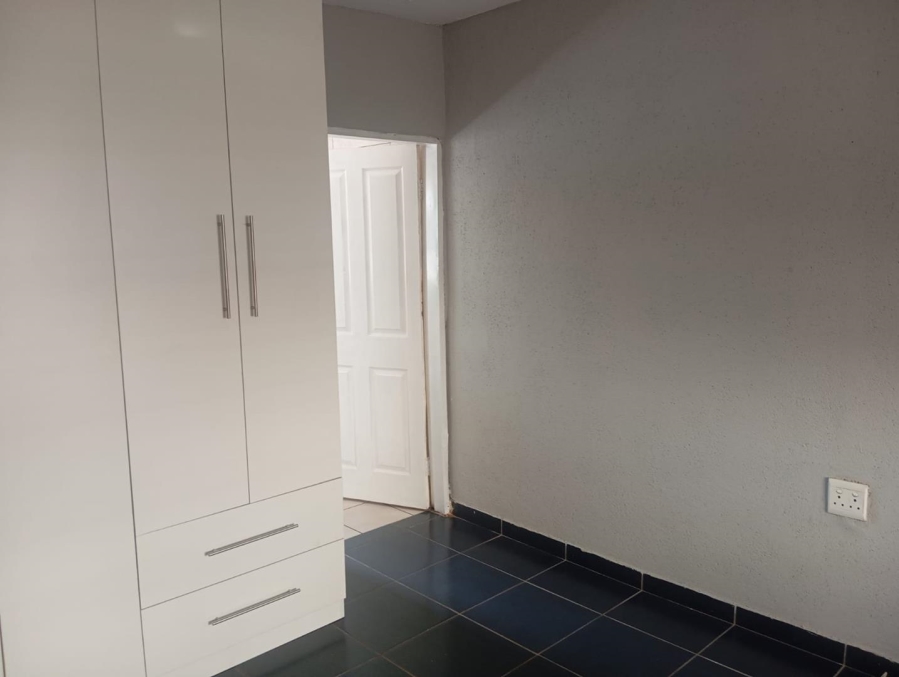 To Let 1 Bedroom Property for Rent in Kensington Gauteng