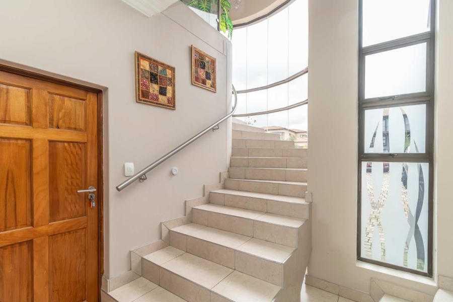 6 Bedroom Property for Sale in Blue Valley Golf Estate Gauteng