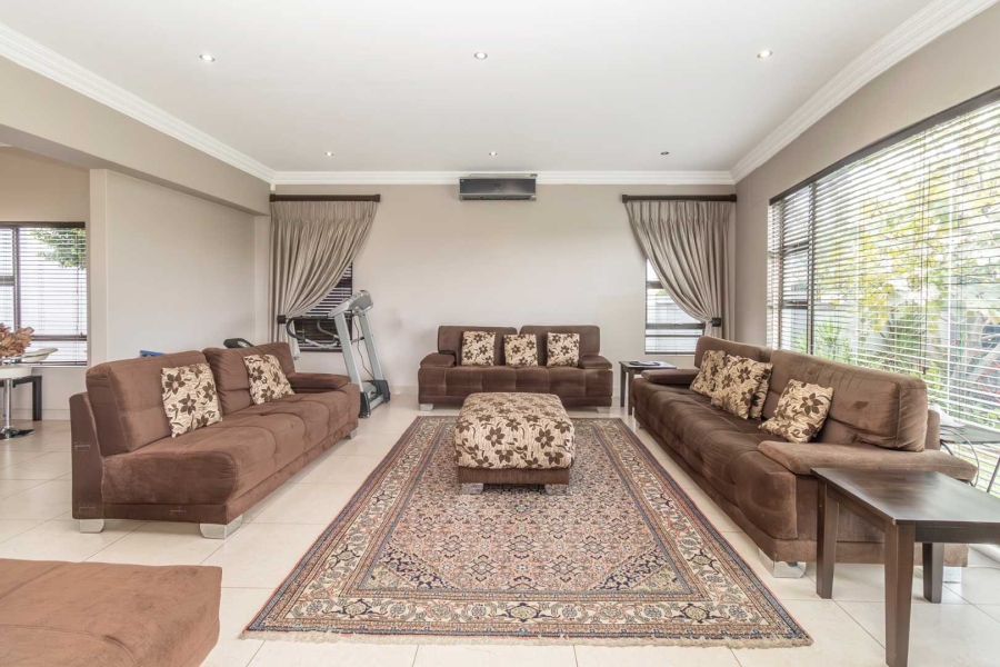 6 Bedroom Property for Sale in Blue Valley Golf Estate Gauteng