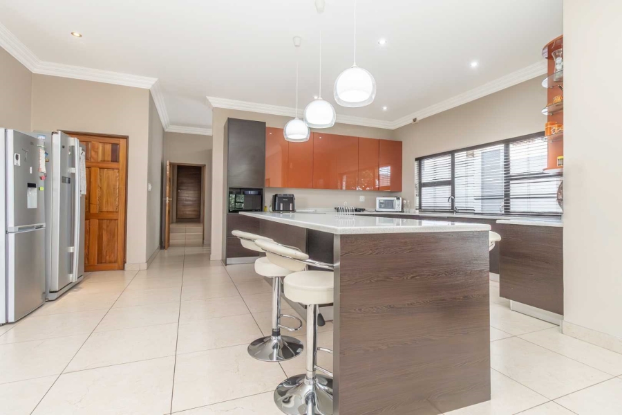 6 Bedroom Property for Sale in Blue Valley Golf Estate Gauteng