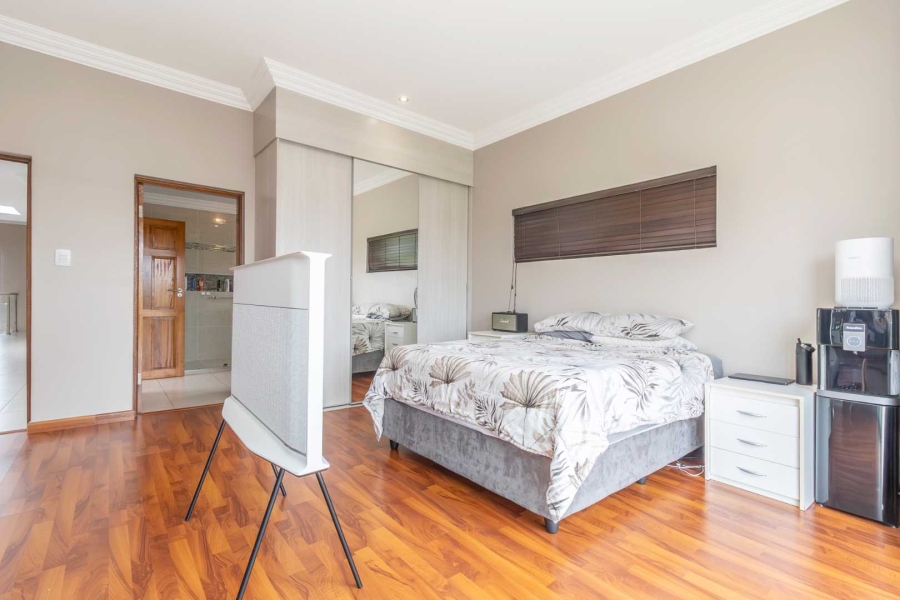 6 Bedroom Property for Sale in Blue Valley Golf Estate Gauteng