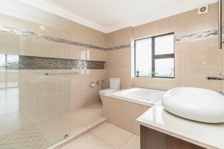 6 Bedroom Property for Sale in Blue Valley Golf Estate Gauteng