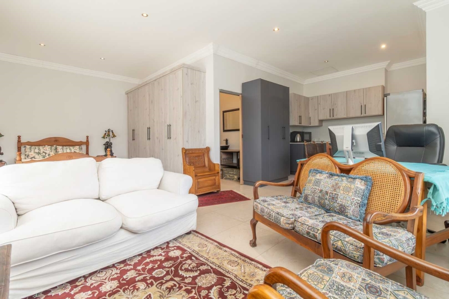 6 Bedroom Property for Sale in Blue Valley Golf Estate Gauteng