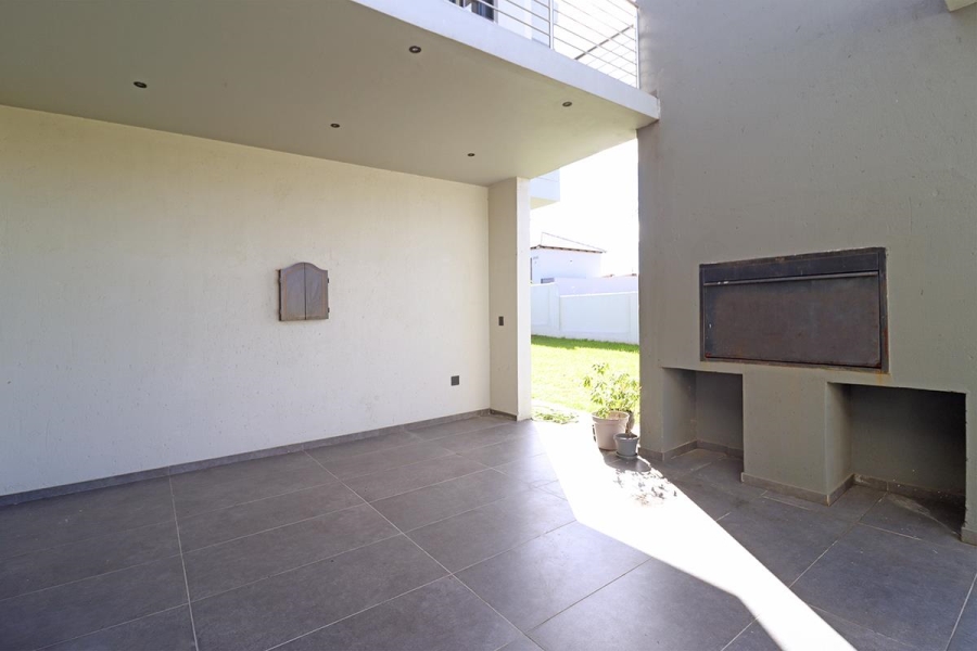 4 Bedroom Property for Sale in Blue Valley Golf Estate Gauteng