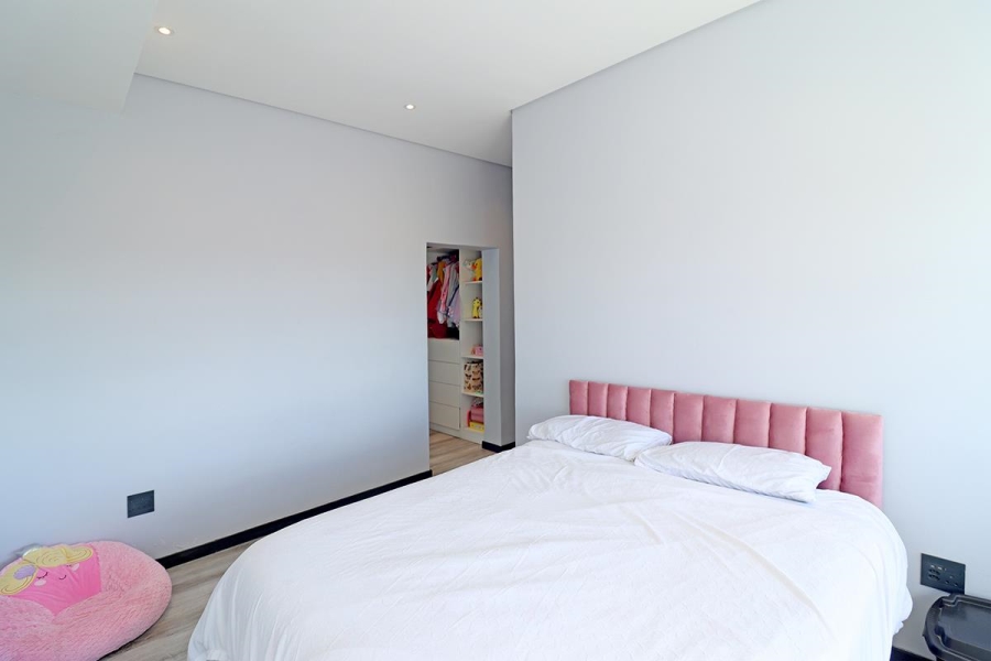4 Bedroom Property for Sale in Blue Valley Golf Estate Gauteng
