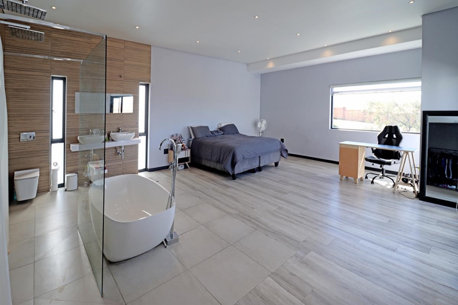 4 Bedroom Property for Sale in Blue Valley Golf Estate Gauteng