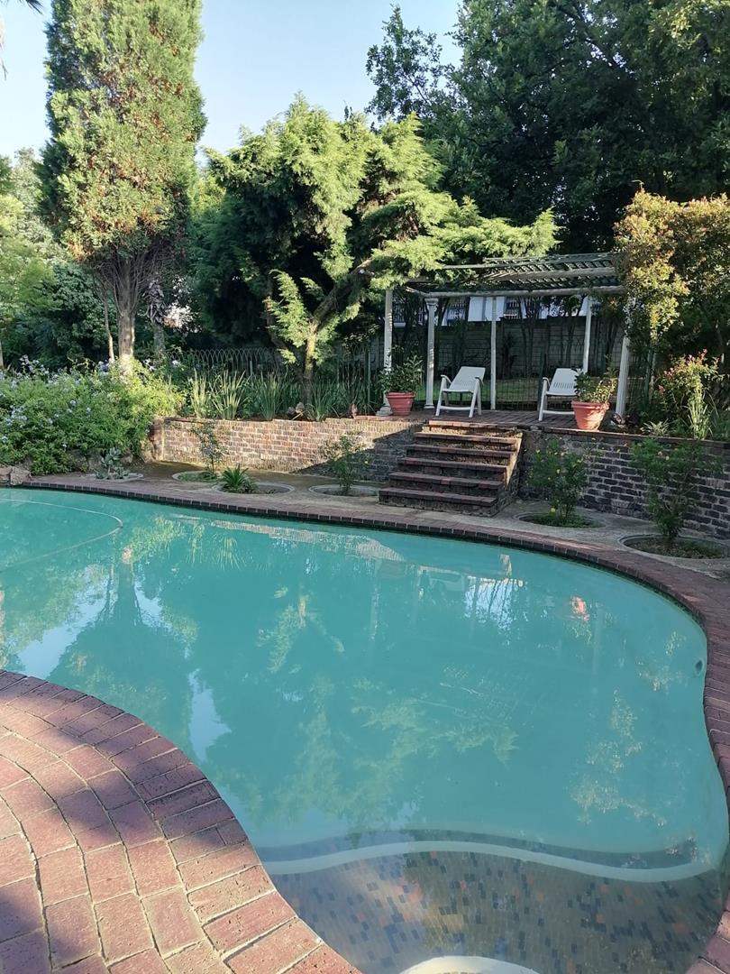 8 Bedroom Property for Sale in Ferndale Gauteng