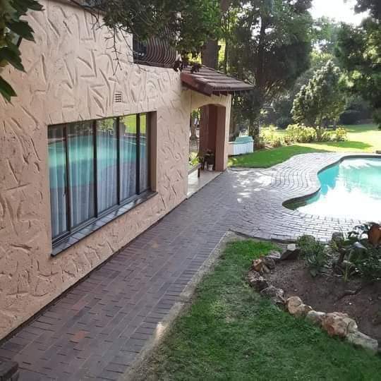 8 Bedroom Property for Sale in Ferndale Gauteng