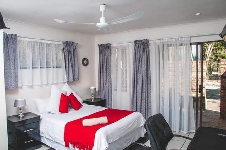 8 Bedroom Property for Sale in Ferndale Gauteng