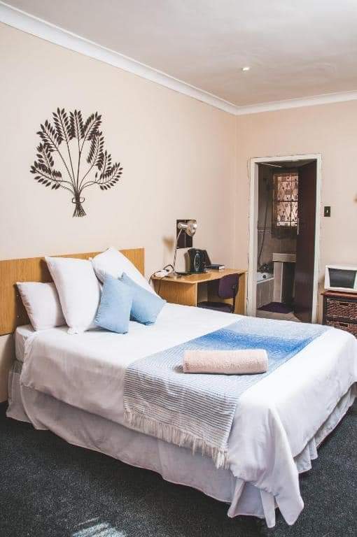 8 Bedroom Property for Sale in Ferndale Gauteng