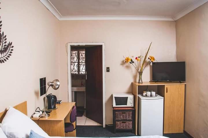 8 Bedroom Property for Sale in Ferndale Gauteng