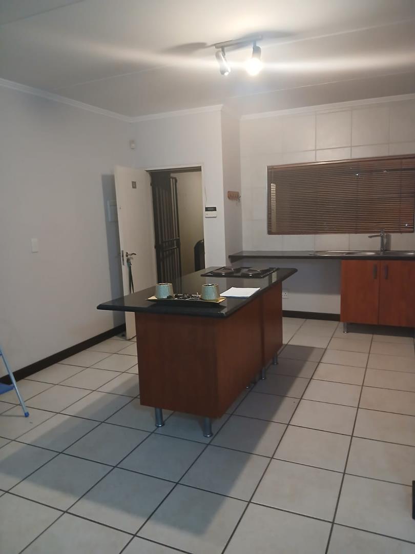 2 Bedroom Property for Sale in Sunninghill Gauteng