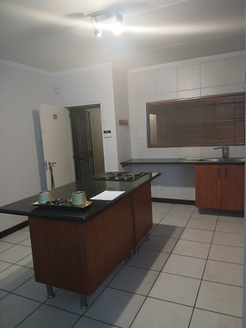 2 Bedroom Property for Sale in Sunninghill Gauteng