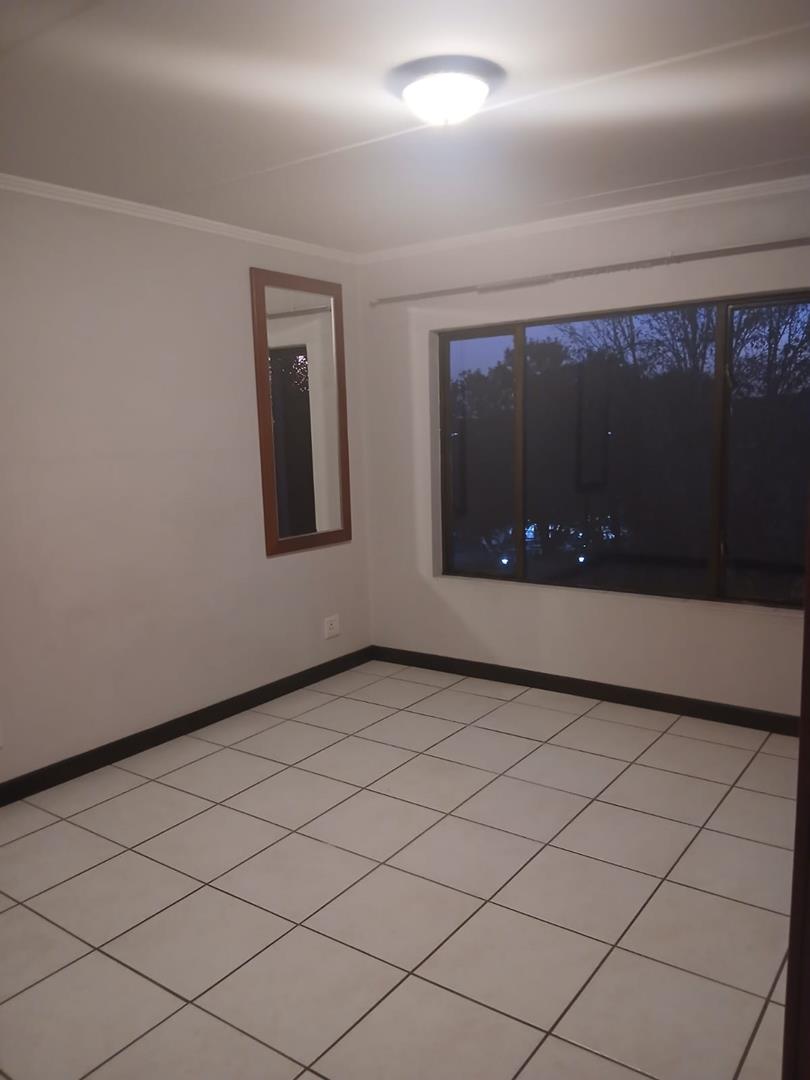 2 Bedroom Property for Sale in Sunninghill Gauteng
