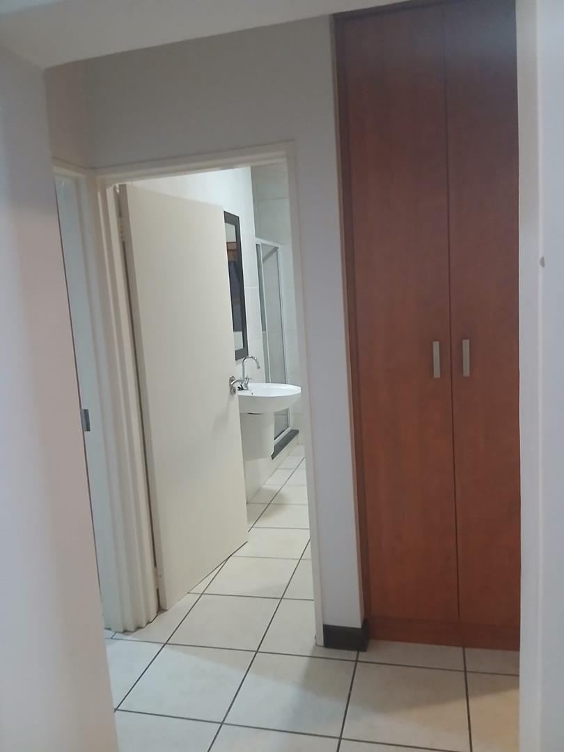 2 Bedroom Property for Sale in Sunninghill Gauteng