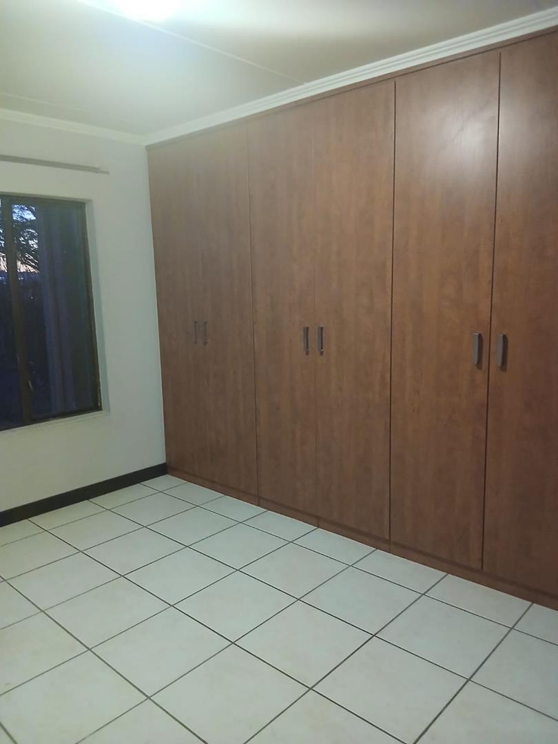 2 Bedroom Property for Sale in Sunninghill Gauteng