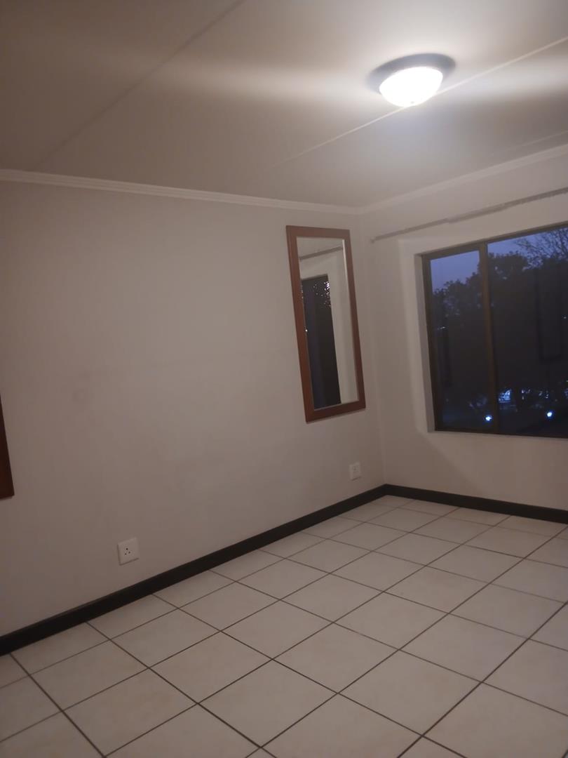 2 Bedroom Property for Sale in Sunninghill Gauteng