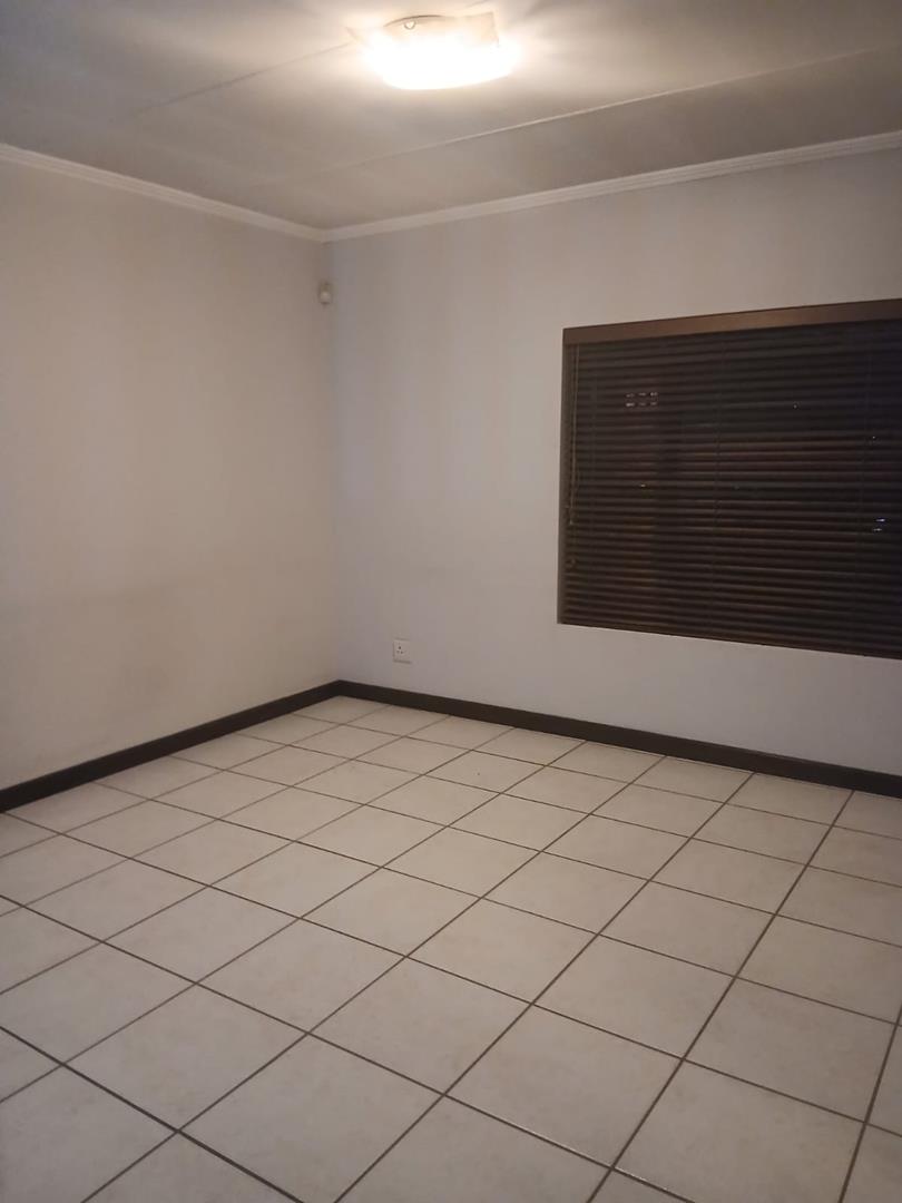 2 Bedroom Property for Sale in Sunninghill Gauteng
