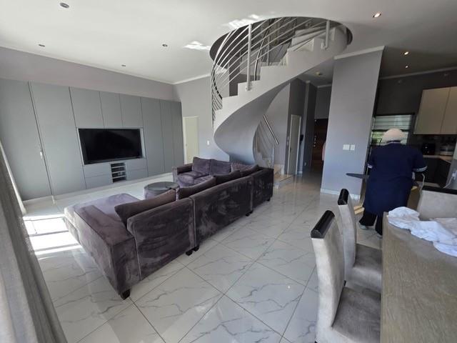 2 Bedroom Property for Sale in Sandhurst Gauteng