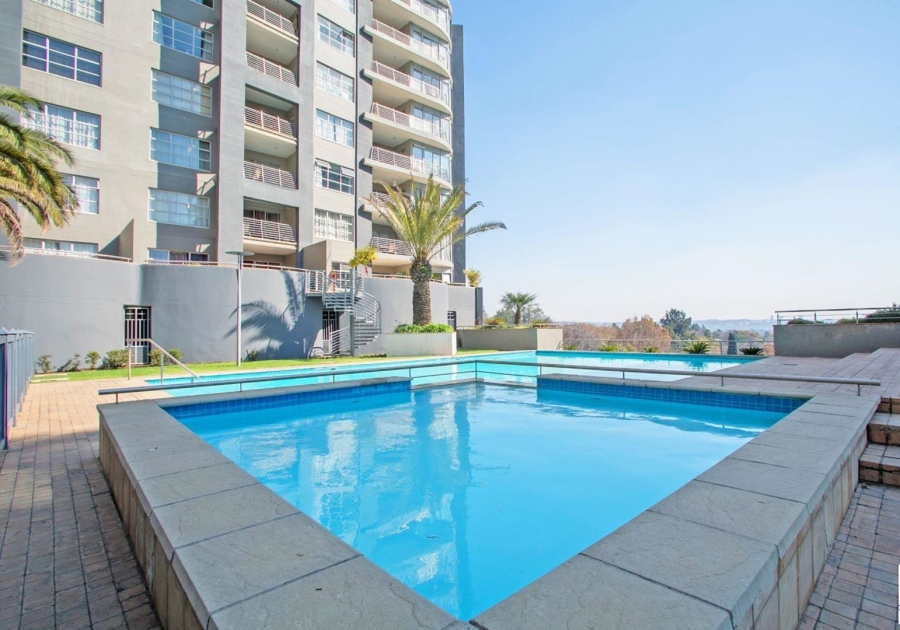 2 Bedroom Property for Sale in Sandhurst Gauteng