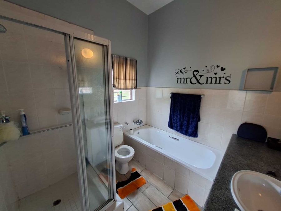 2 Bedroom Property for Sale in North Riding Gauteng