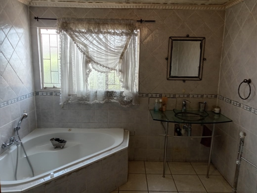 6 Bedroom Property for Sale in Alberton Gauteng