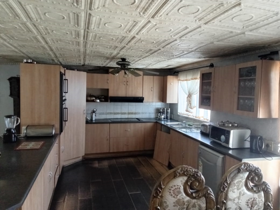 6 Bedroom Property for Sale in Alberton Gauteng