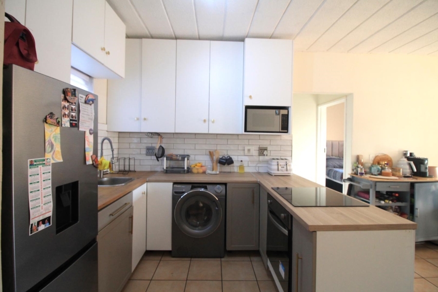 1 Bedroom Property for Sale in Magaliessig Gauteng