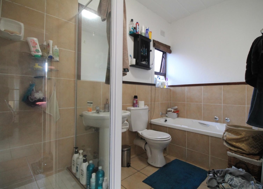 1 Bedroom Property for Sale in Magaliessig Gauteng