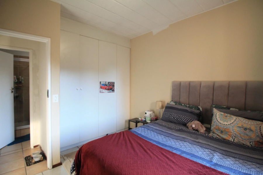 1 Bedroom Property for Sale in Magaliessig Gauteng