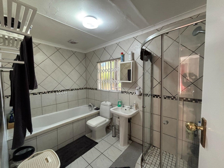 2 Bedroom Property for Sale in Erasmuskloof Gauteng