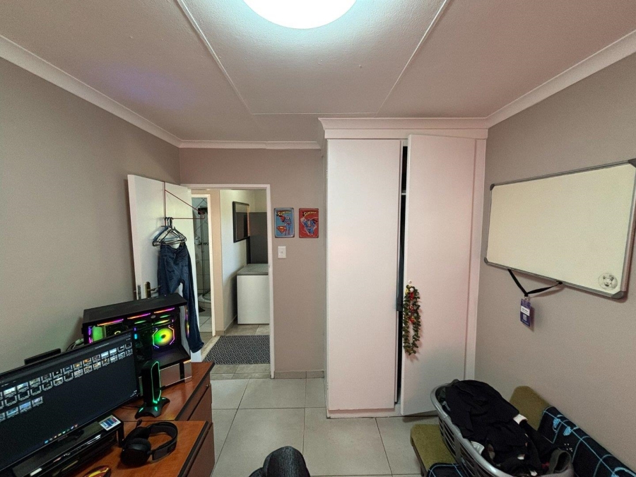 2 Bedroom Property for Sale in Erasmuskloof Gauteng