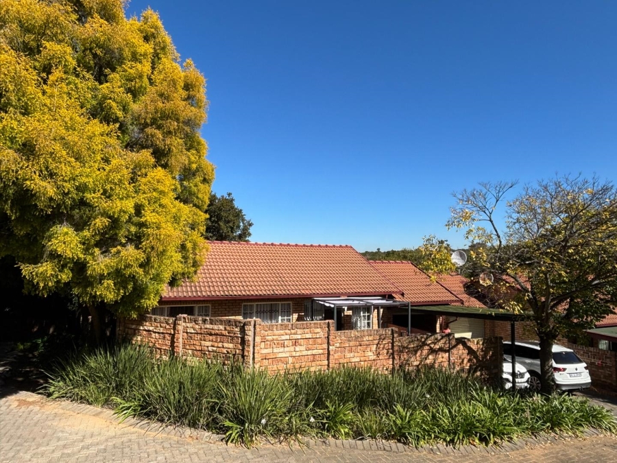 2 Bedroom Property for Sale in Erasmuskloof Gauteng